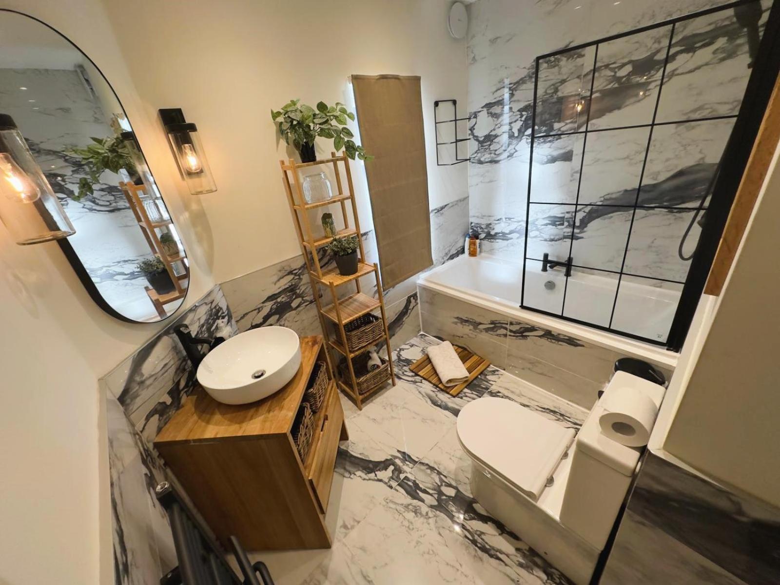 Holiday home Littleton Co-living - Private Self-cater Manchester