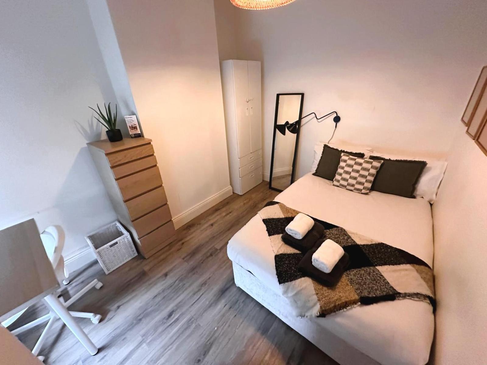 Littleton Co-living - Private Self-cater Holiday home
