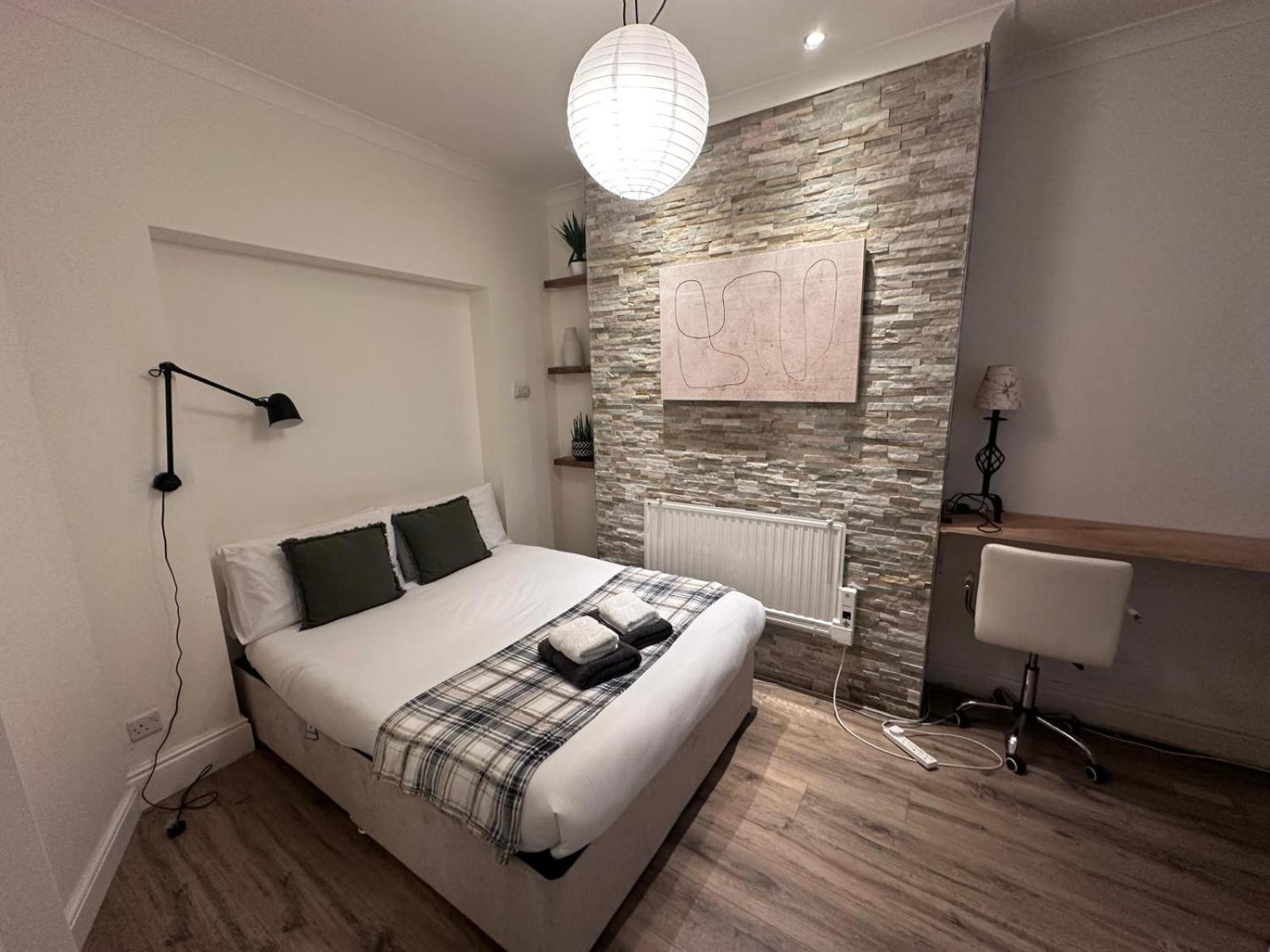 Holiday home Littleton Co-living - Private Self-cater *