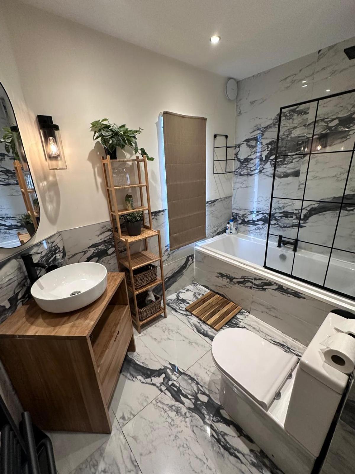 Littleton Co-living - Private Self-cater Holiday home Manchester
